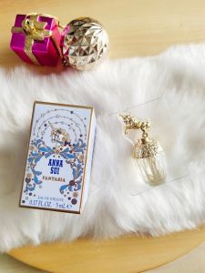 Anna Sui Fantasia Eau De Toilette 5 ml. (น้ำหอมจิ๋ว)